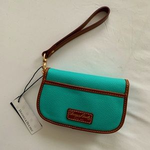 Dooney & Bourke wristlet